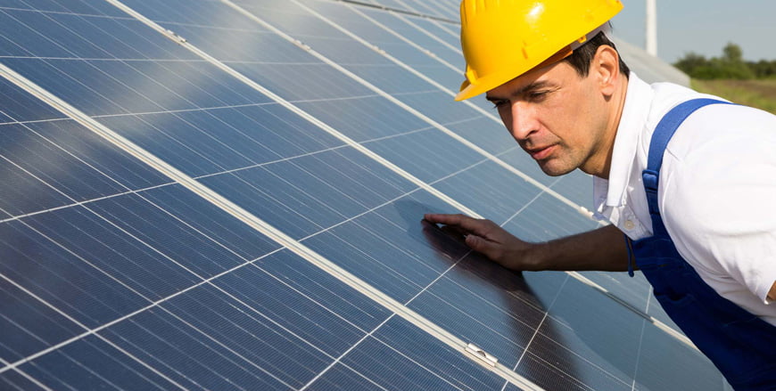 Solar criou 169,6 mil empregos nos primeiros oito meses de 2022
