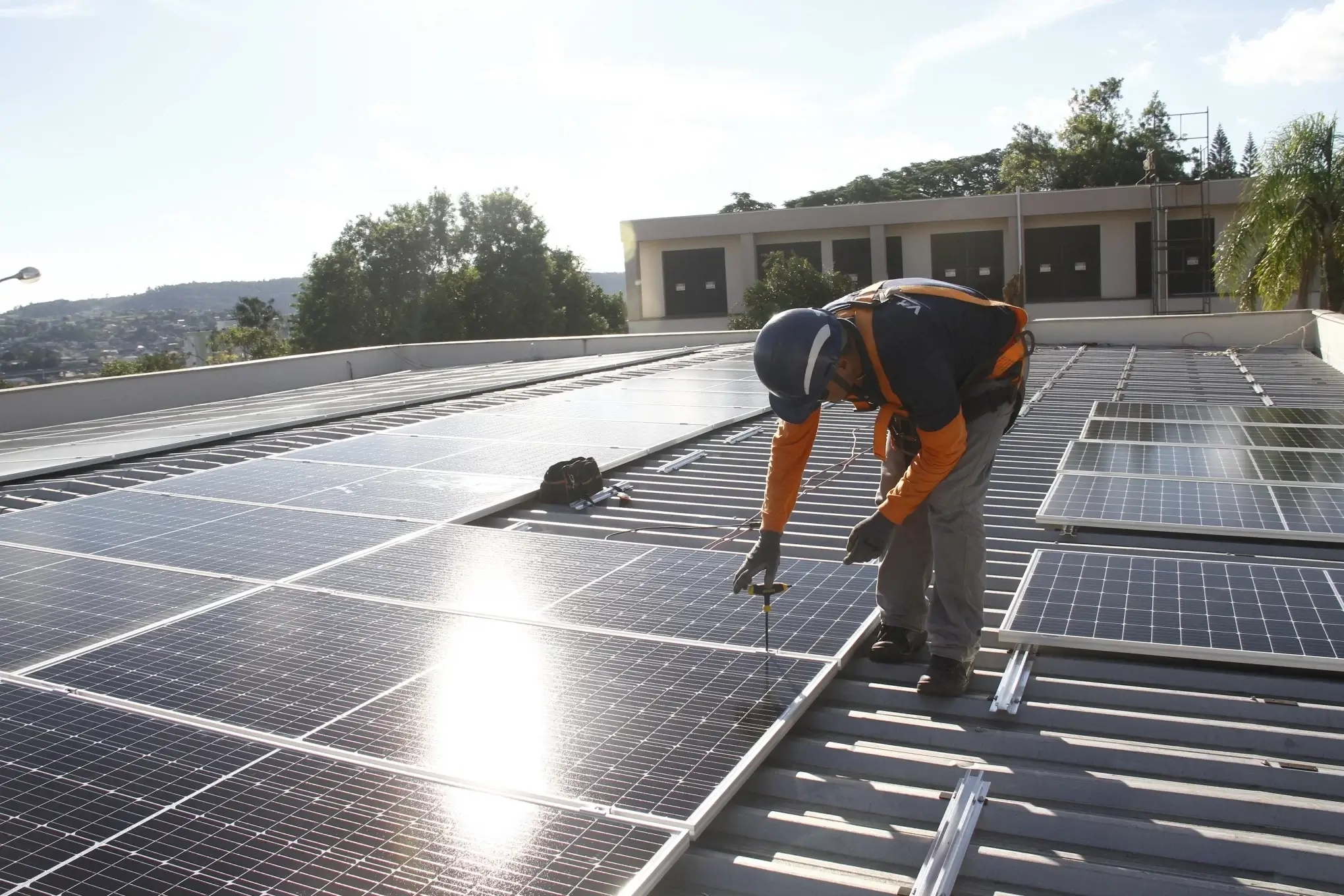97 hospitais públicos recebem aprovação para instalação de sistemas fotovoltaico