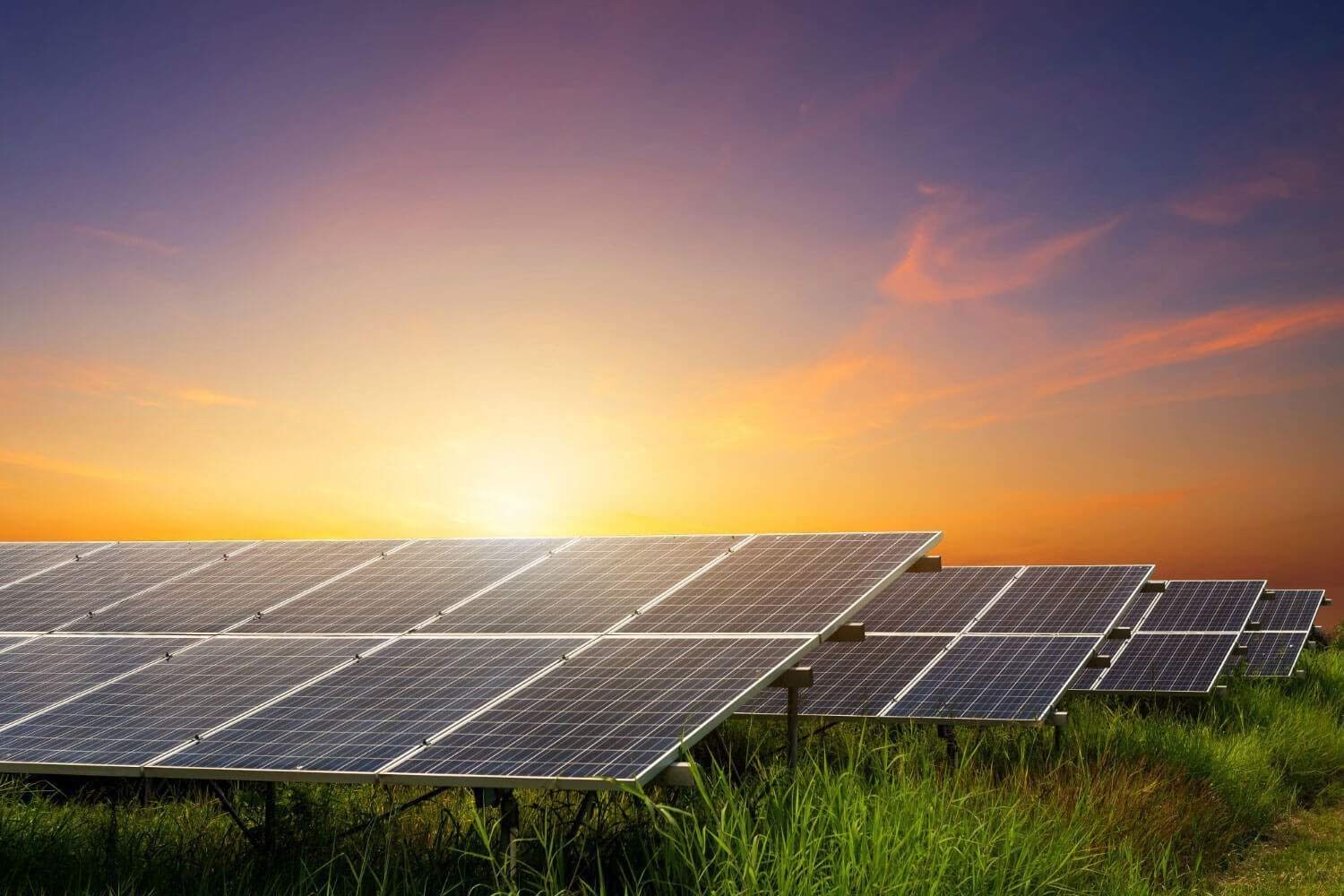 Investimentos em energia solar devem ultrapassar a produção de petróleo em 2023
