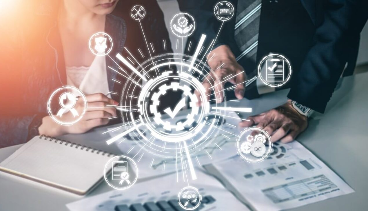 Agência Aperfeiçoa Gestão da Contratação de Energia por Distribuidoras Quality Assurance and Quality Control Concept - Modern graphic interface showing certified standard process, product warranty and quality improvement technology for satisfaction of customer.