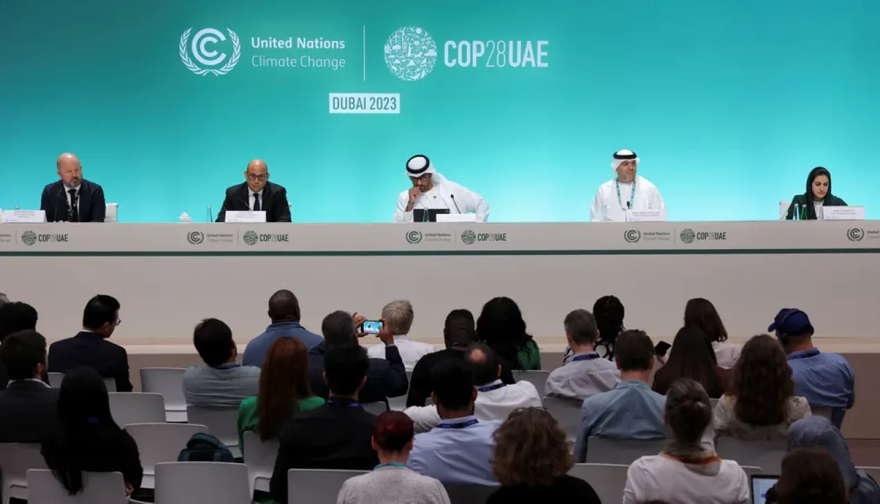 COP 28 Brasil e mais de 100 países prometem triplicar produção de energias limpas ​até 2030