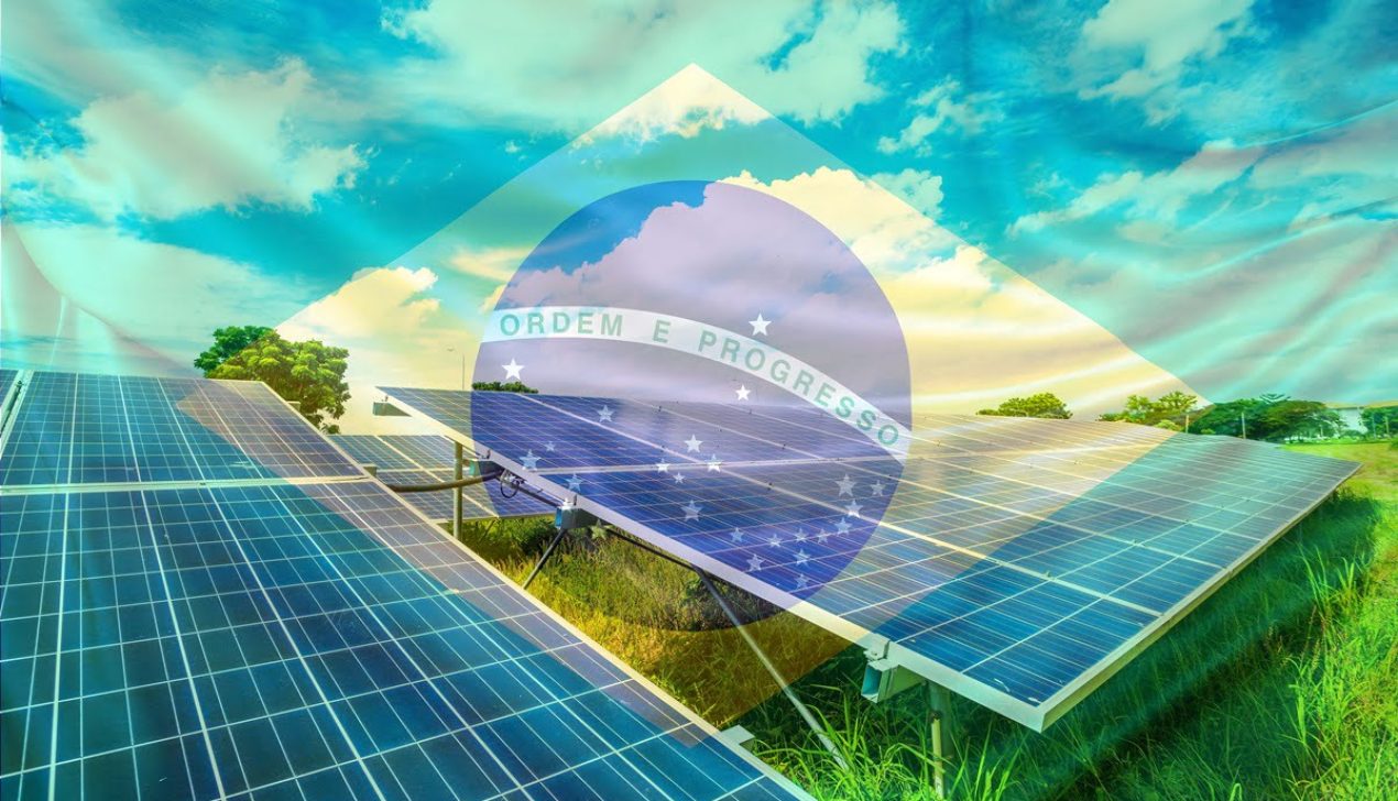 brasil-mercado-de-energia-solar- Solar panel on blue sky background, Alternative energy concept,Clean energy,Green energy.